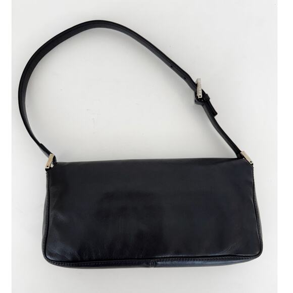 Fendi Vintage Leather Shoulder Bag in Black with Silver Logo Bar Authentic - Picture 6 of 16